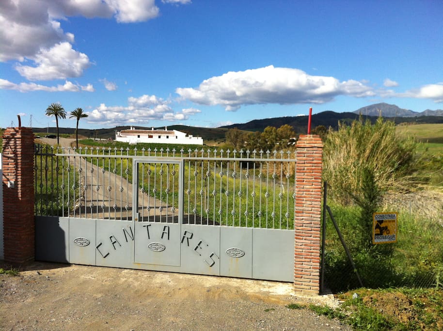 Cortijo Cantares - gateway