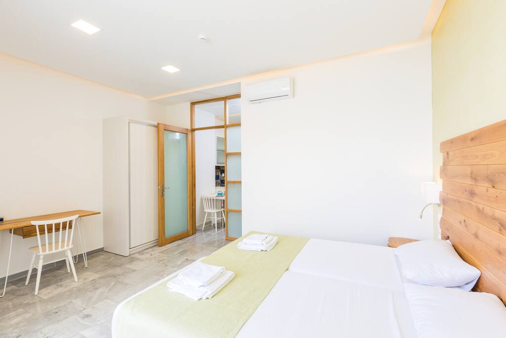 Bedroom highlight: Comfortable double matress