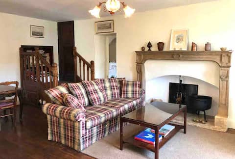 Successful Airbnb property: Charming Cottage Burgundy 4 people / 2 Bedrooms in Côte D'or