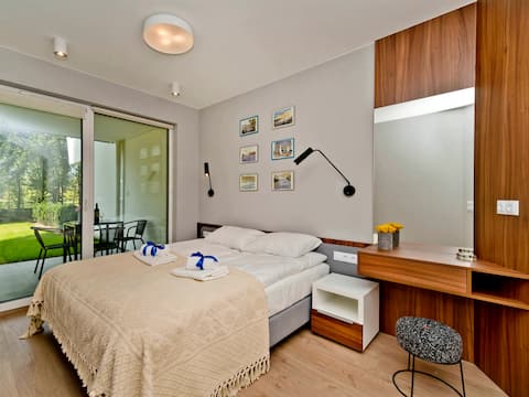 BlueApartPL Comfy apartment witha a garden C3