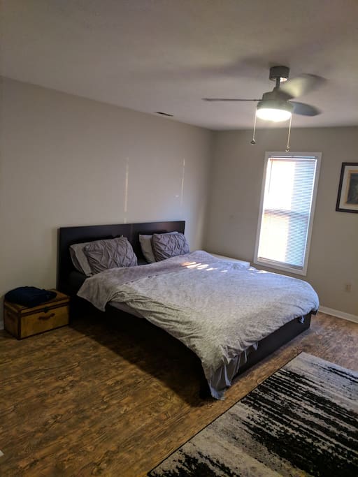 Bedroom 1 - King Bed