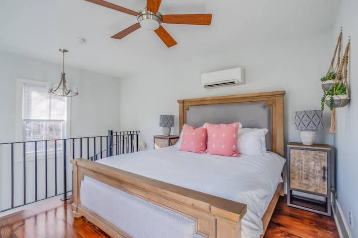 Master bedroom with a king bed and ensuite!