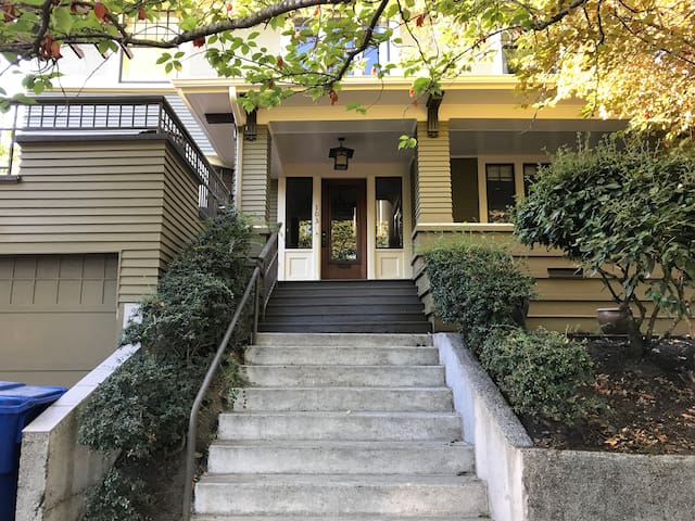 Queen Anne Classic gallery image 2