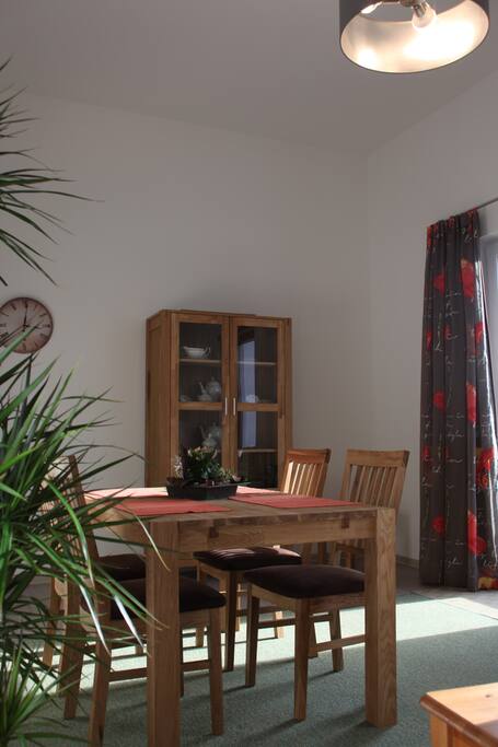 Essbereich im Wohnzimmer