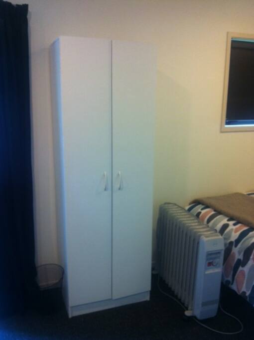 Cupboard/wardrobe
