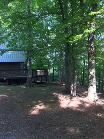Brown's Bluff 3 bedroom Cabin in the Woods