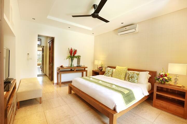 Cantik Villa 3br The Hotman Paris 2 Seminyak Villas For Rent