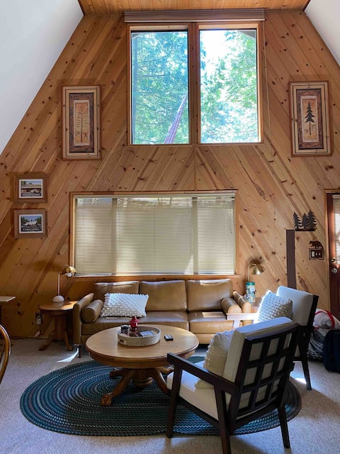 Top performing Airbnb: Lazy Loft Lodge - Quiet Retreat with Fire Pit in Dorrington
