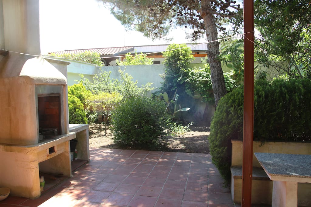 Giardino lato posteriore