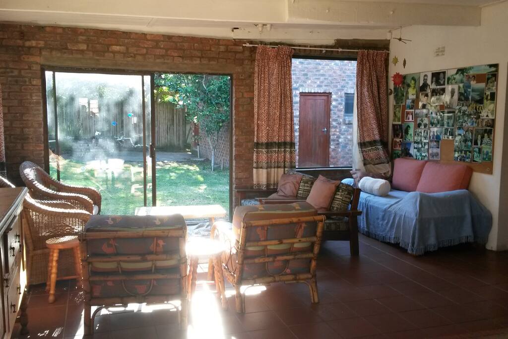 Back lounge