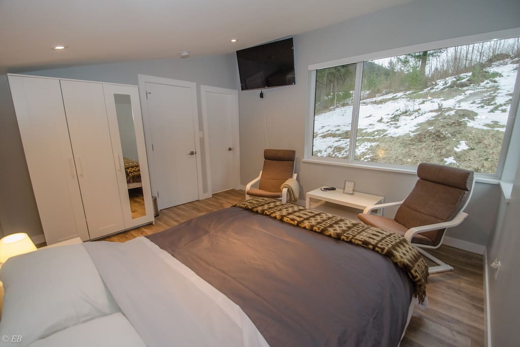 Pilots' Loft 1