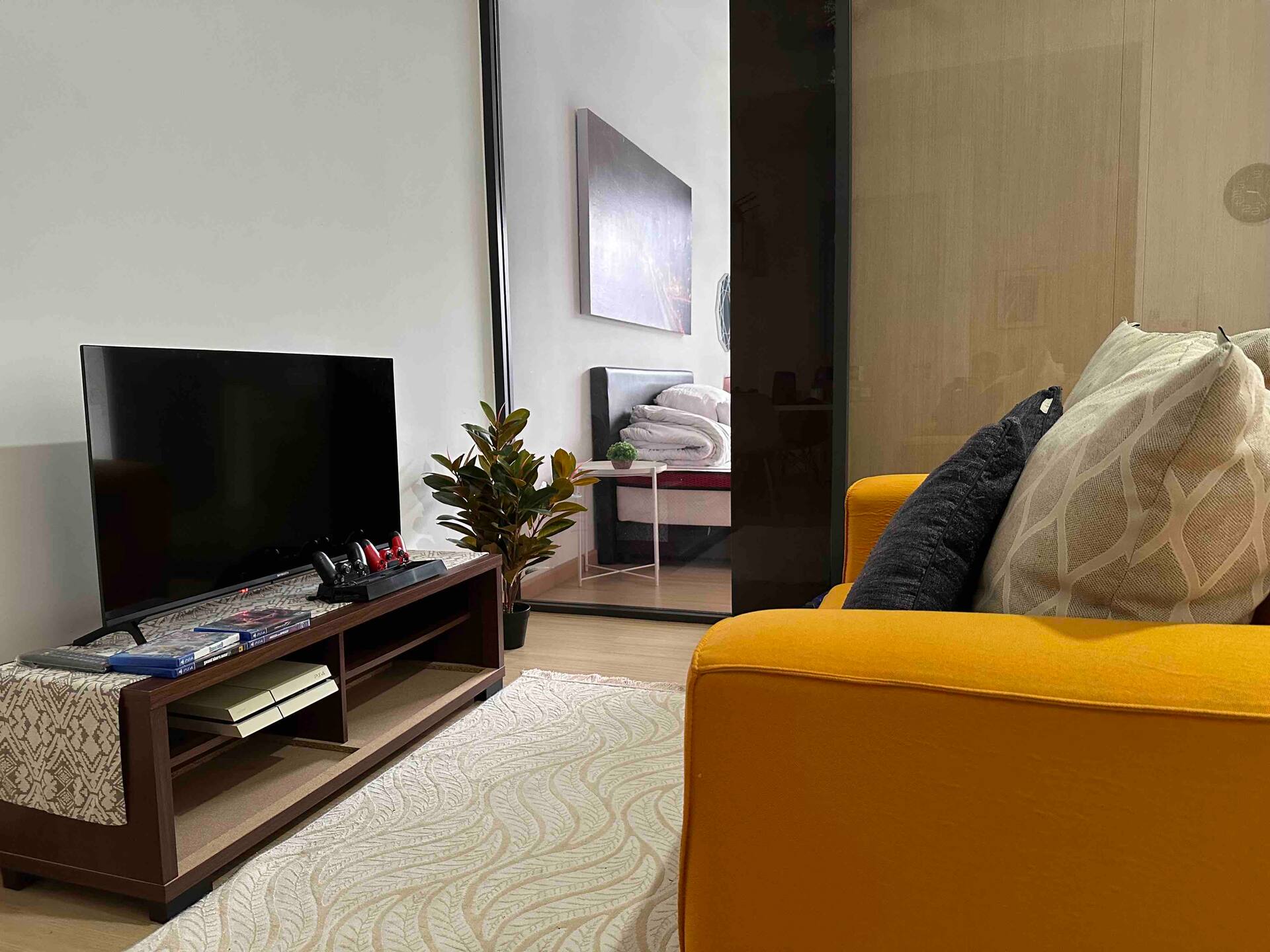 Cozy Sg Buloh Studio | PS4, Netflix & Pool