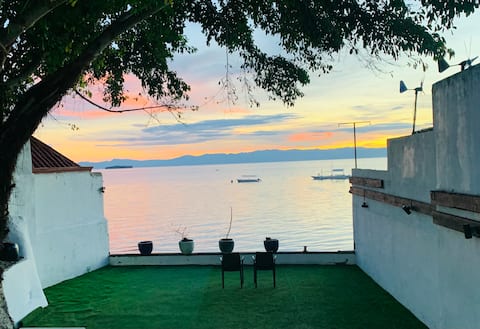 Oceanfront Scuba Villa