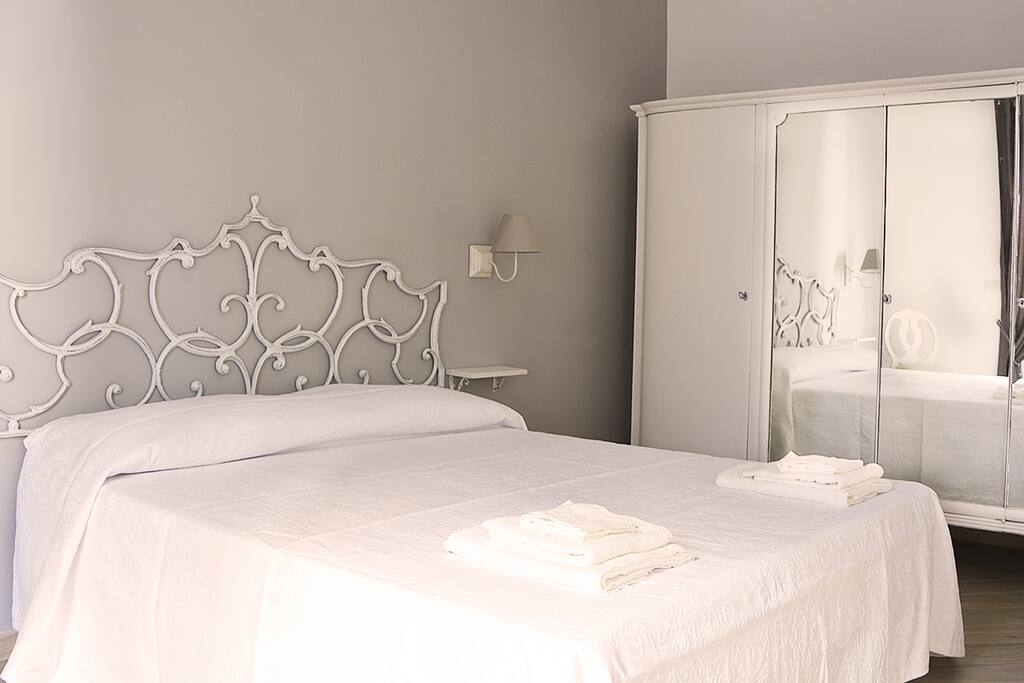 BIJOU APARTMENT, ROOM #2