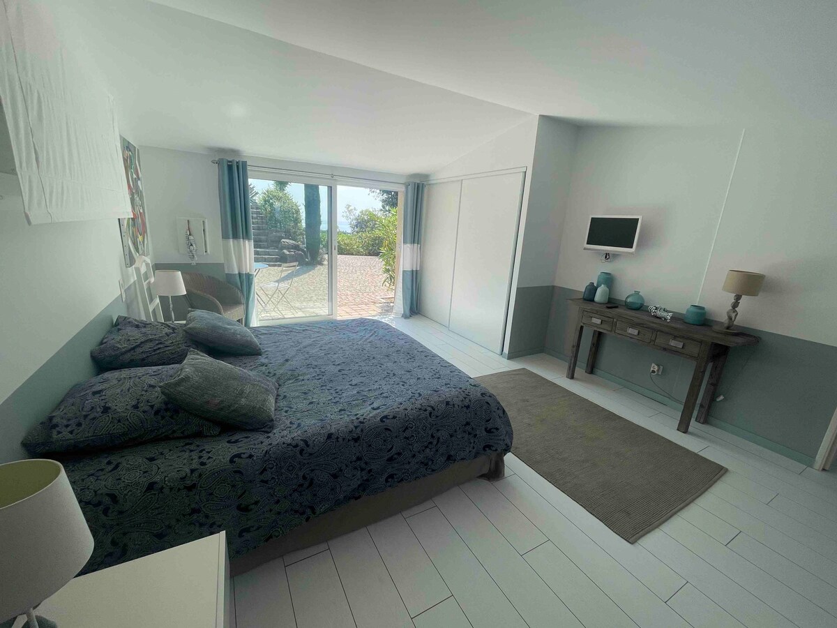 ห้องในเรือนรับรอง 