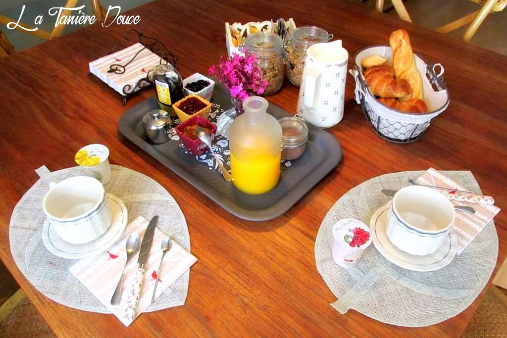 Le petit déjeuner de La Tanière Douce