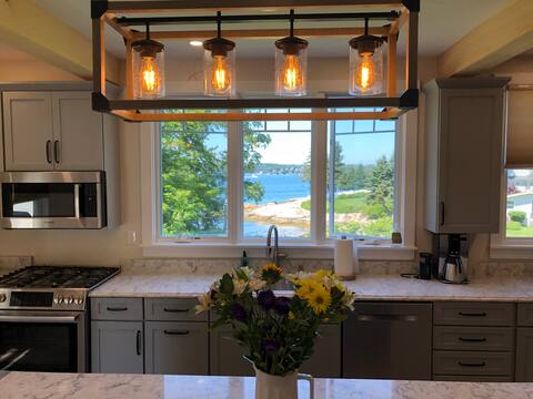 Pinkham Cove - Water Front  Cottage