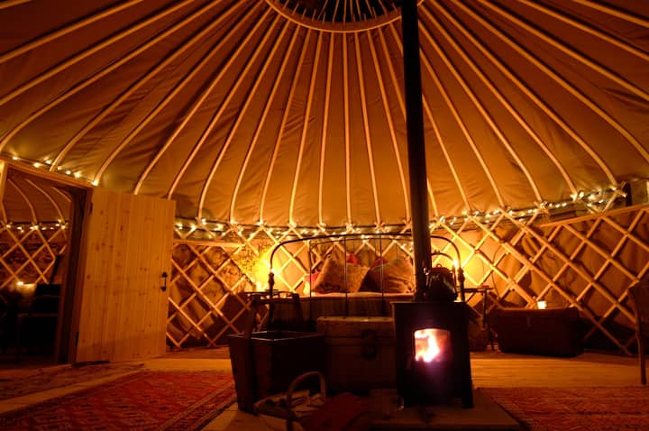 Willow Yurt | Clawfoot Bath | Woodland Hampshire - 피터즈필드