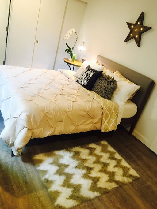 Queen memory foam bed for a restful nights sleep