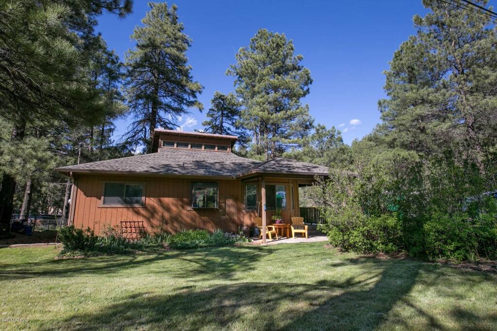 The Kachina House Houses for Rent in Flagstaff, Arizona, United States