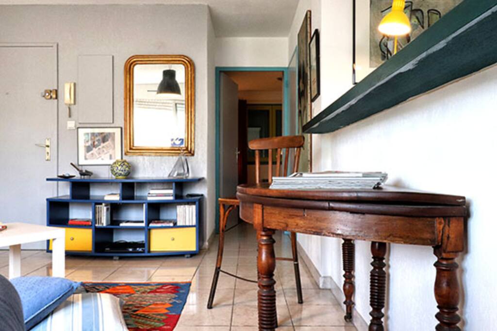 vers salle de bains et chambre