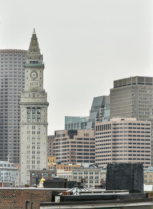 This is the ACTUAL view from the apartment! You are close to all of the major atteactions