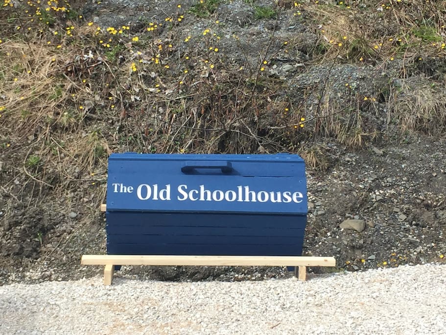 Sign at bottom of driveway.