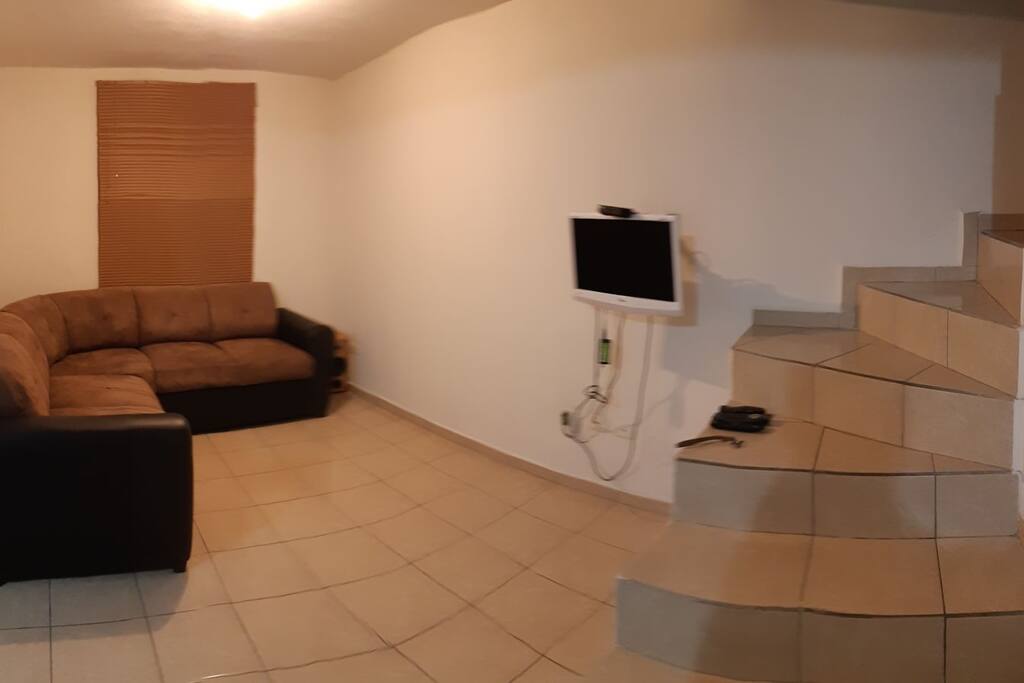 sala con su tv 19"