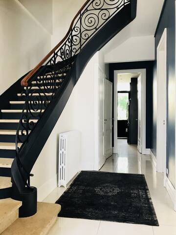 Charactere House design 180m2 & swimming pool gallery image 2