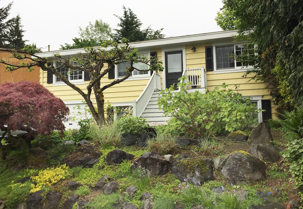 Charming 'Picture Perfect Cottage' Home