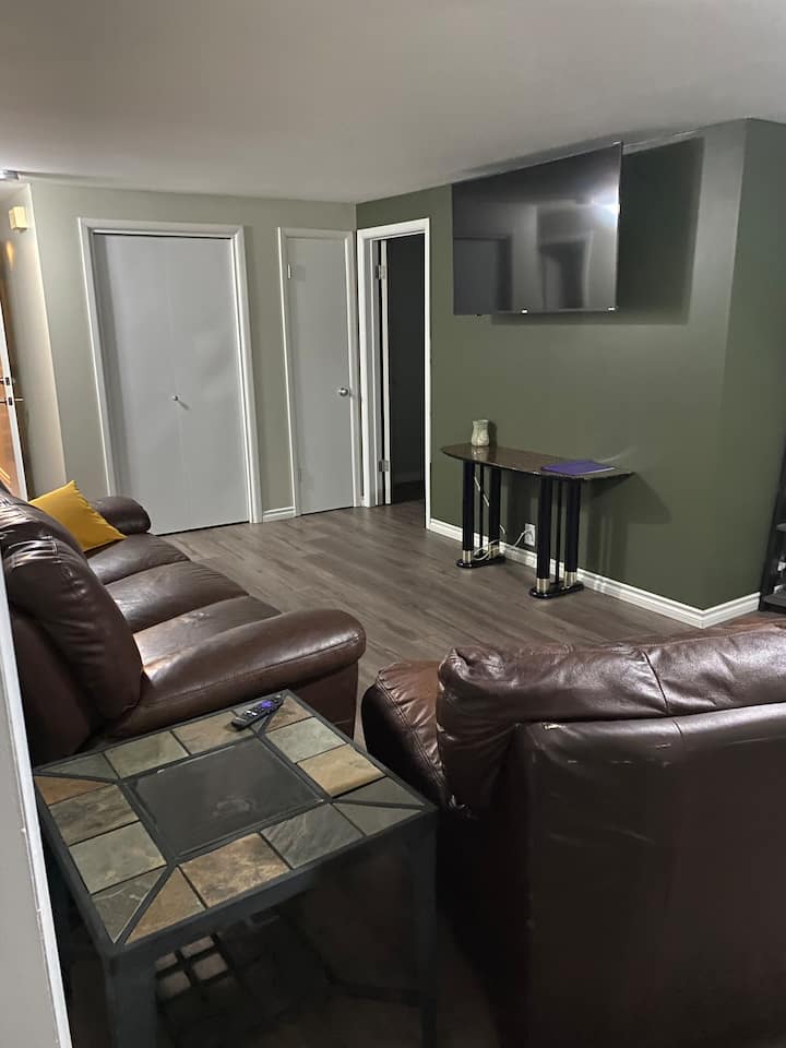 Basement Suite Conveniently Close To The Hospital - Dauphin