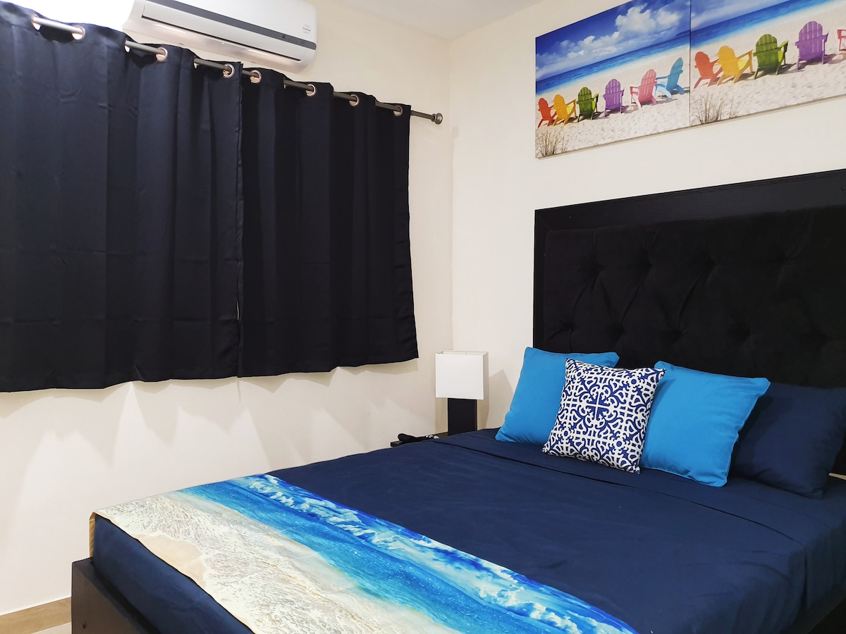 Menšia manželská posteľ , spálňa č.1