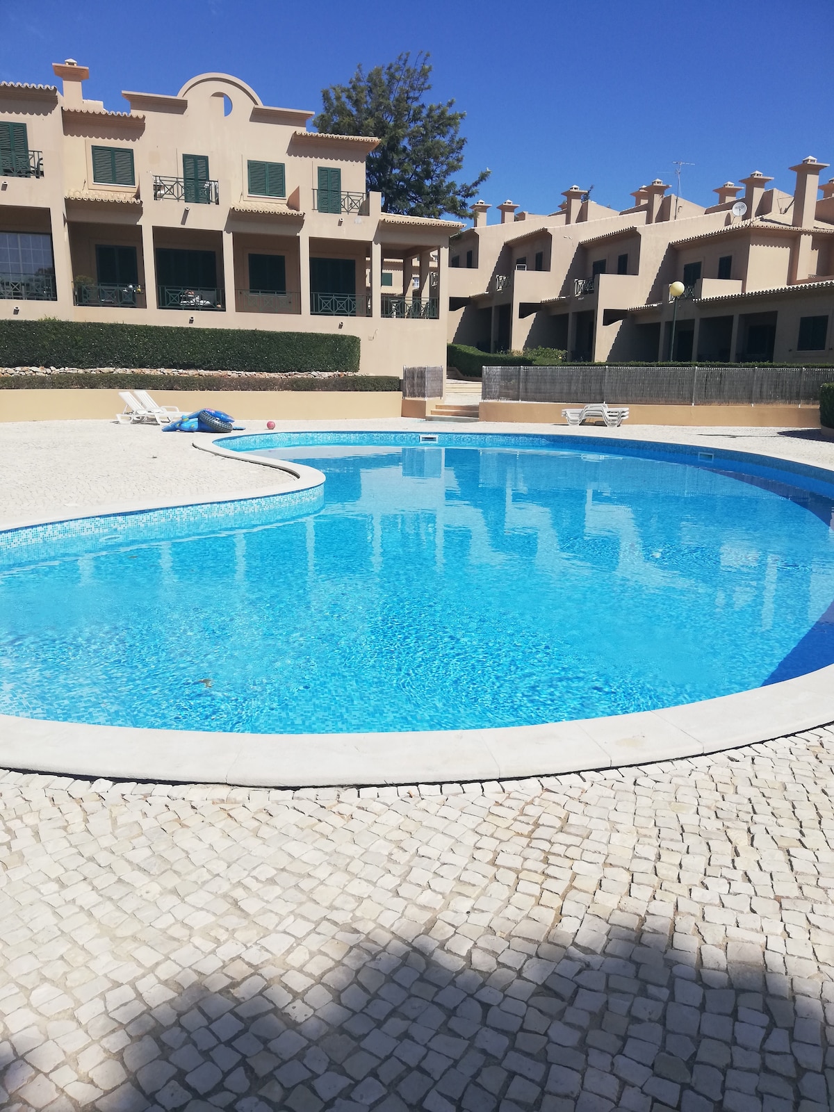 Villa V2 X privé-appartementencomplex met zwembad - Villa's te Huur in ...