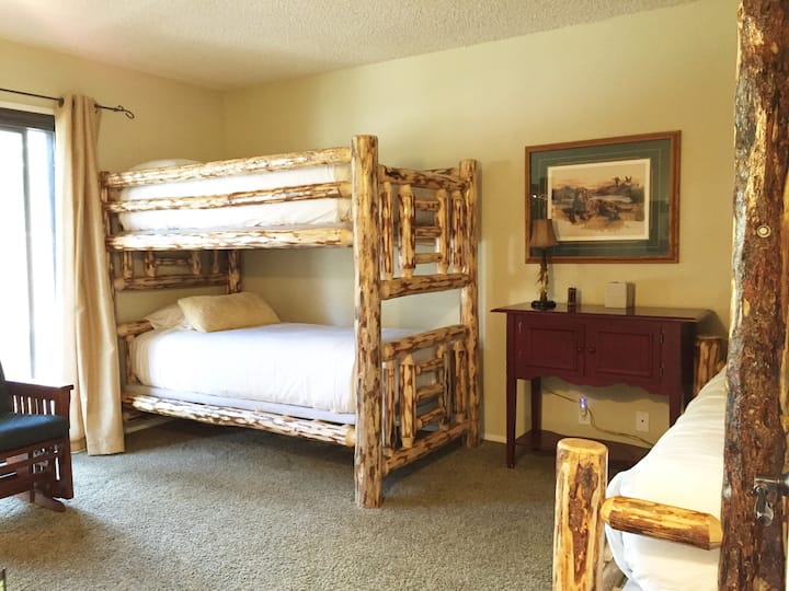 Spavaća soba 3 - bračni krevet (180x200)