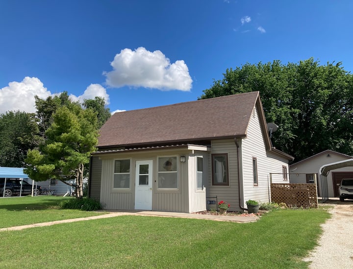 Little House by the Prairie Houses for Rent in Protection, Kansas