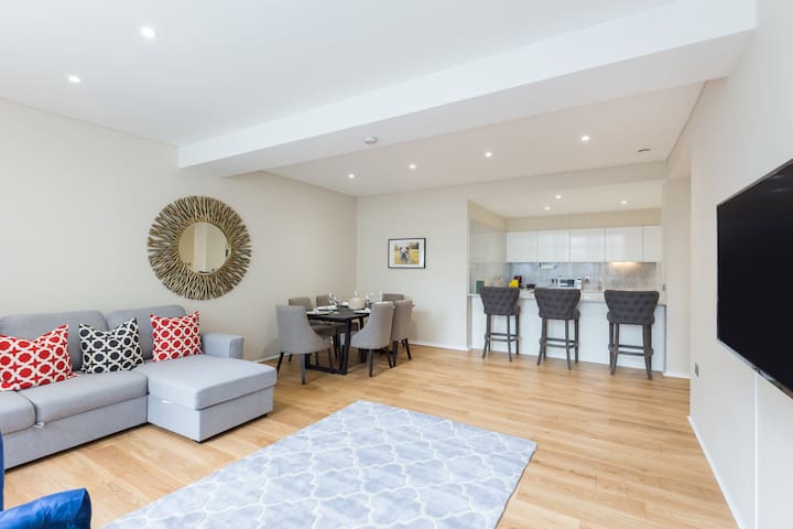 Covent Garden 2 Bed Luxe Retreat