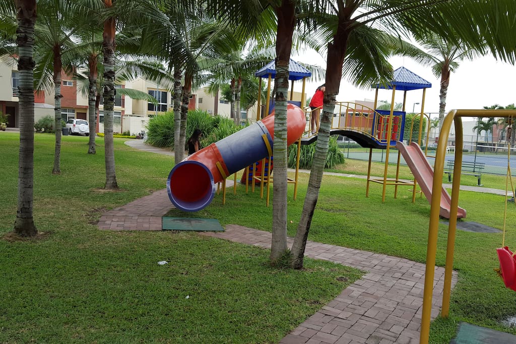 Parque frente a la casa