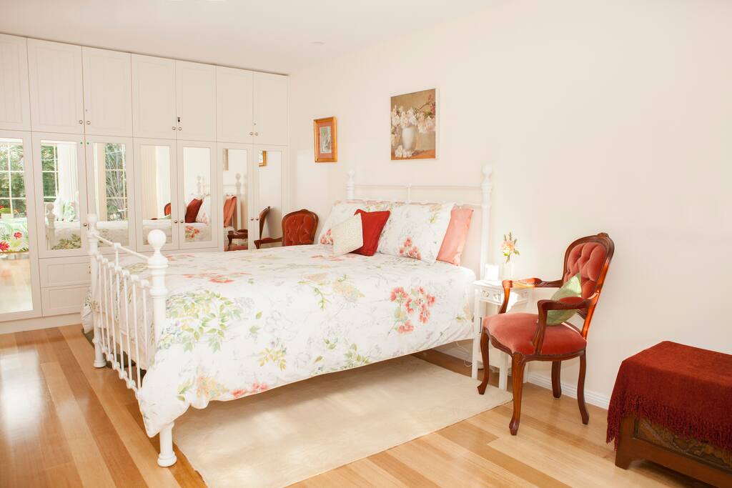Luxurious queen-size bed