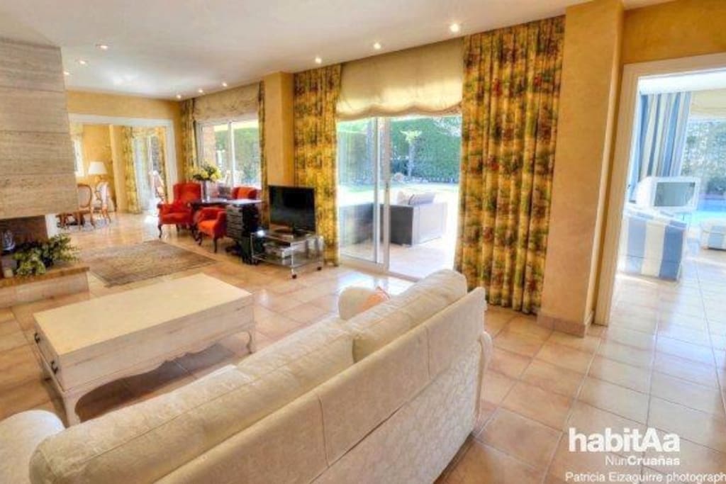 Living room 1