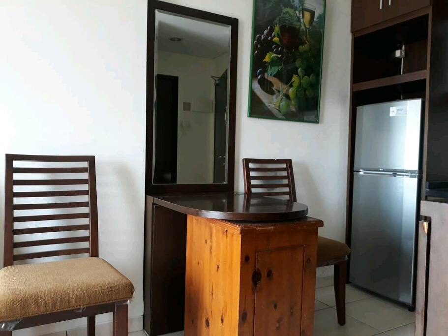 Meja Multifungsi