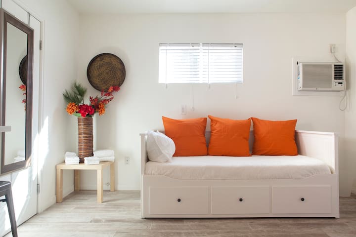 Warm & Cozy Remodeled Guest House