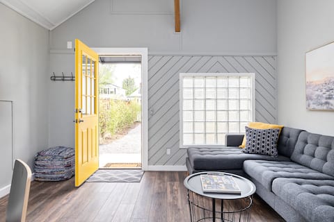 Depot Bench Cottage