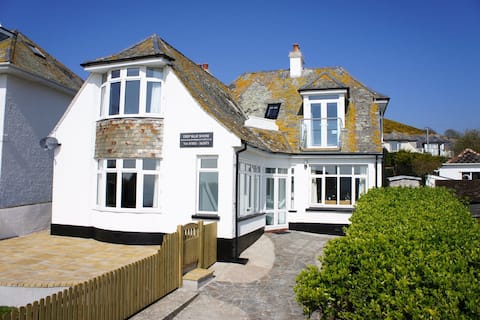 Stunning Coastal Cottage with Views
