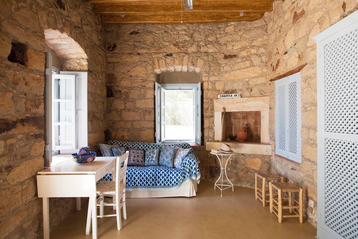 Leon’s House, Patmos gallery image 5