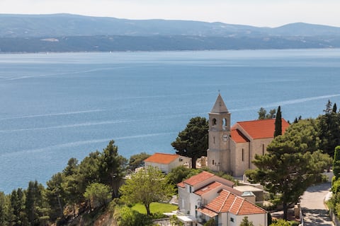 Top performing Airbnb: Apartment with sea/mountain views (Tui Apt) & pool in Mimice