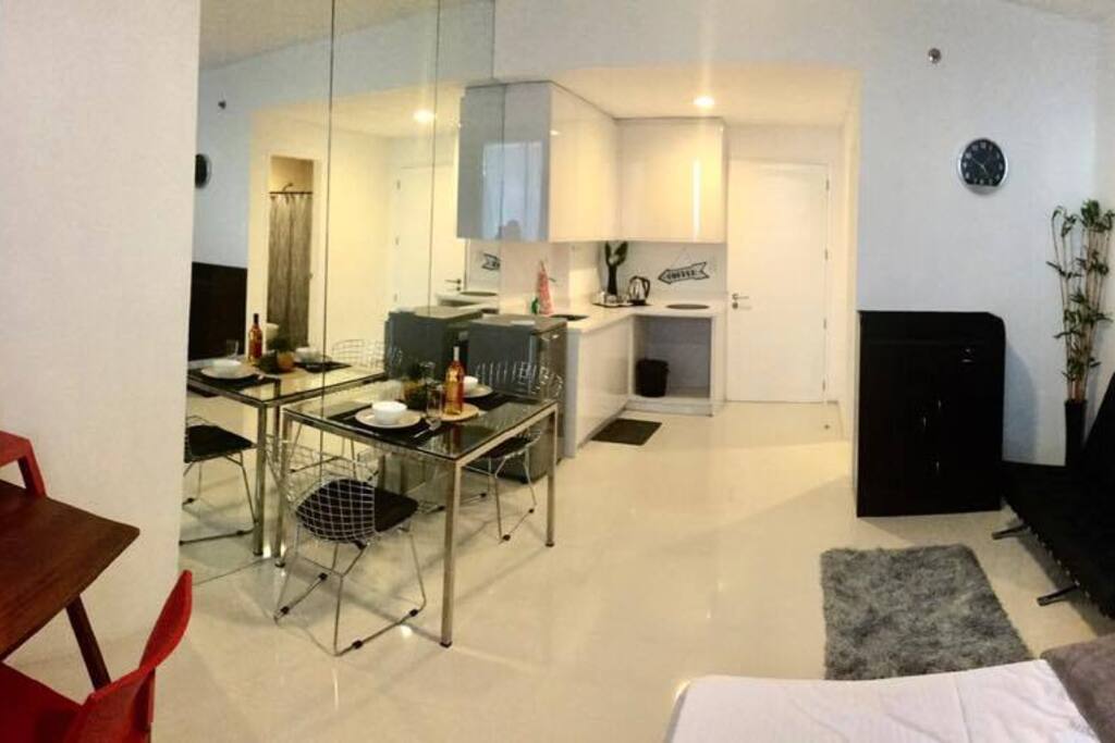 Kitchen and dining room setting
