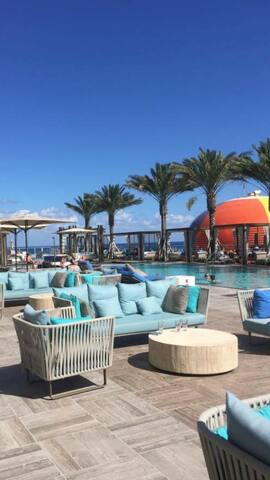 Oceanfront HYDE HOTEL&RESIDENCES2bd/2bth Hollywood gallery image 3