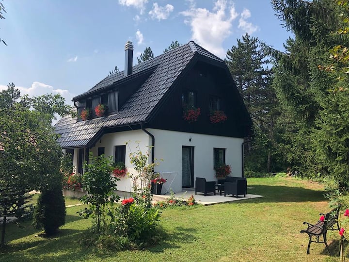Plitvice Retreat Apartments 3
