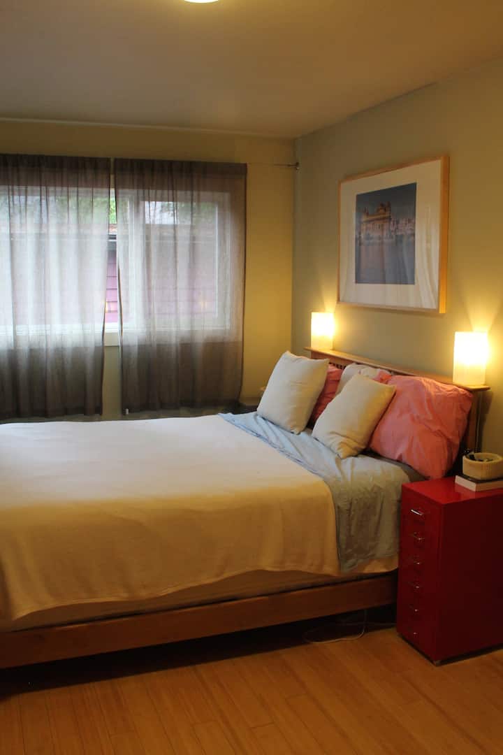 Veľmi pohodlná veľká posteľ