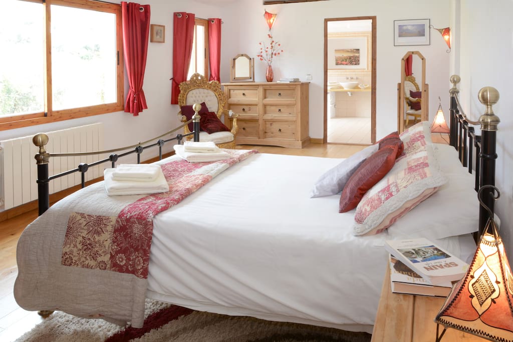 Large master bedroom with en-suite